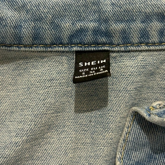 The Perfect Jean Jacket - Picture 3 of 4